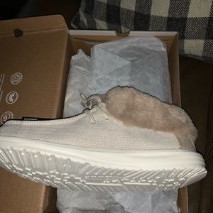 *brand new* Hey Dude Britt. Size 7 color:gold